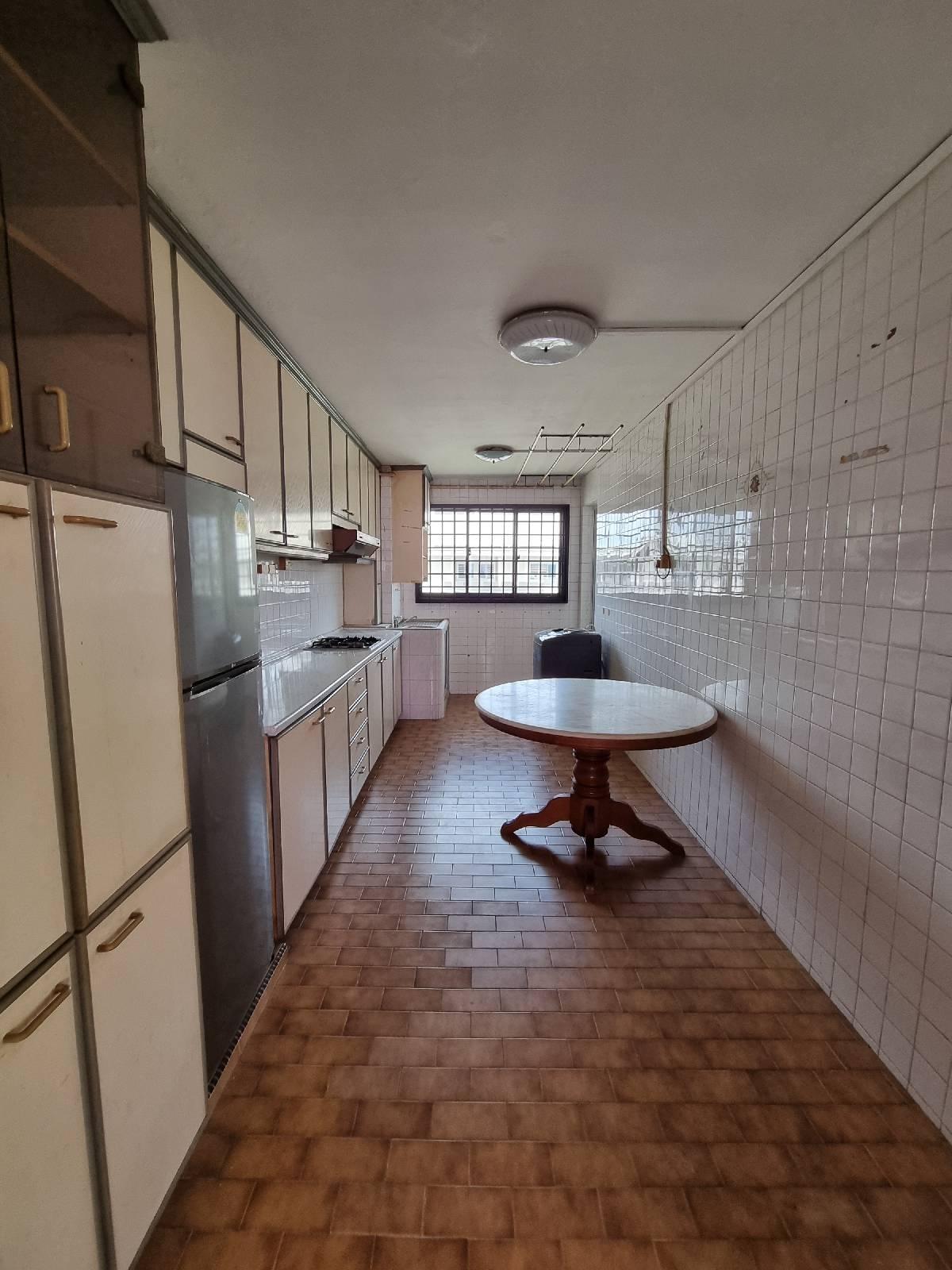 124 Bedok Reservoir Road HDB Apartment For Sale, $630,000, 3 Bed 2 Bath 904 sqft $697.00 psf