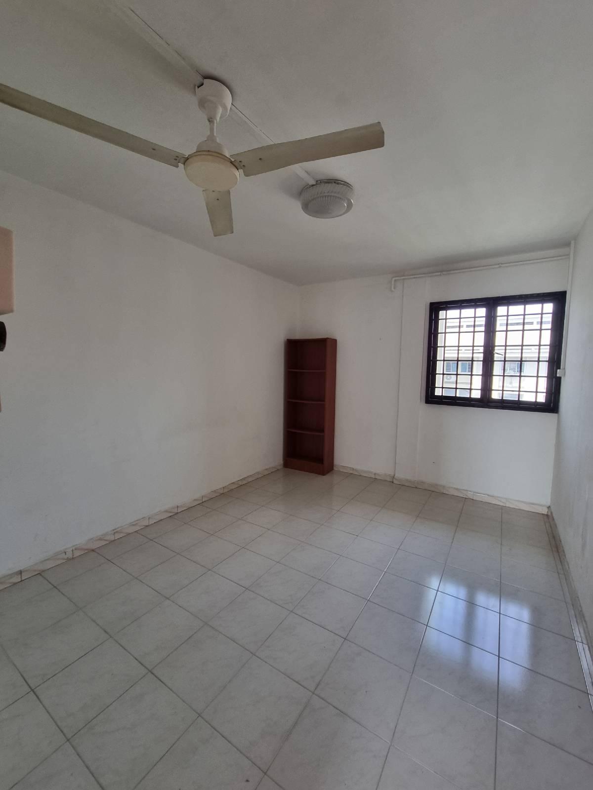 124 Bedok Reservoir Road HDB Apartment For Sale, $630,000, 3 Bed 2 Bath 904 sqft $697.00 psf