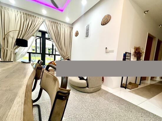 Prop-GPT: HDB Apartment: D13  118A Alkaff Crescent