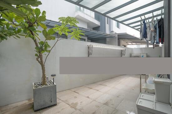 Prop-GPT: Semi-Detached: D15  Open House! Priced to Sell! 100% Move-In Condition w. Pool & Lift