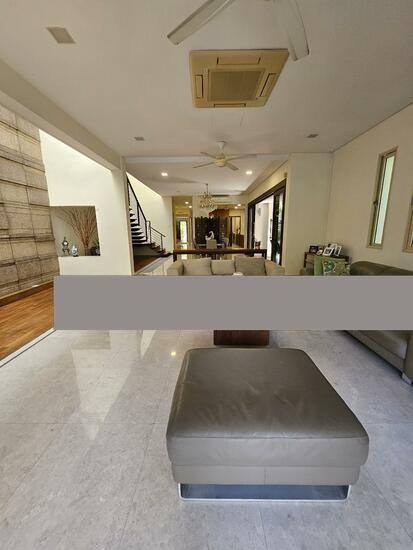 Prop-GPT: Semi-Detached: D15  Lush Landscaped Garden! Park-Facing - Prime Greenfield /land 4400sf