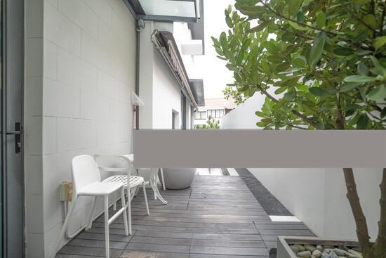 Prop-GPT: Semi-Detached: D15  Open House!! Almost Sold! 100% Move in Ready - Pool & Lift - Fireworks View