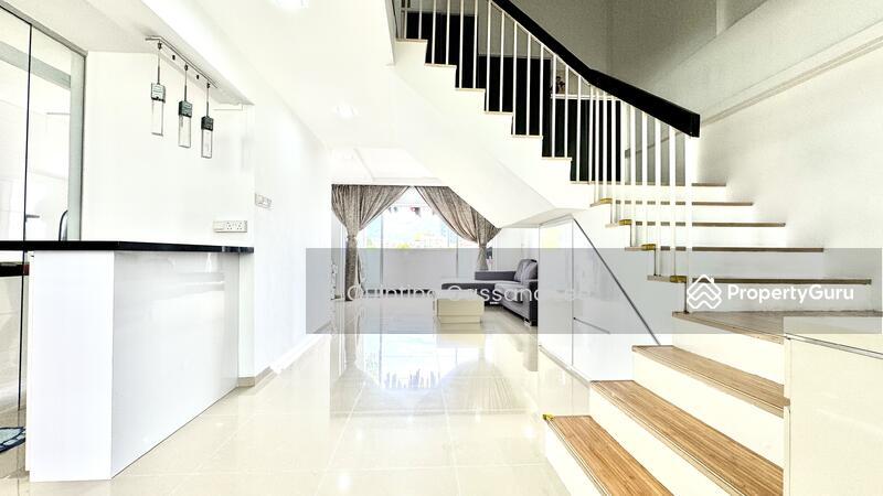 Prop-GPT: HDB Flat: D19  705 Hougang Avenue 2