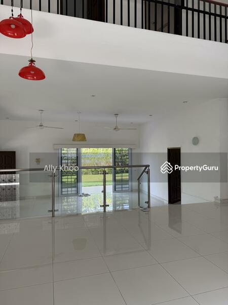 Prop-GPT: Detached: D10 Holland Holland Detached House For Sale Below Bank Valuation