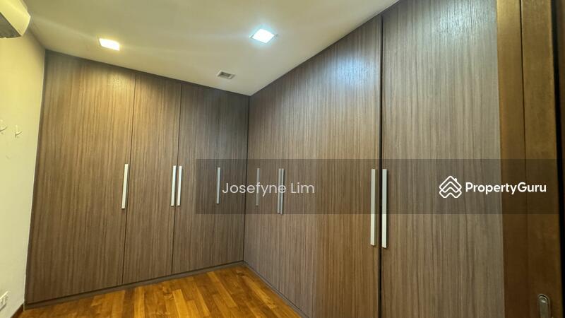 Semi-Detached for Sale: D18, 509595