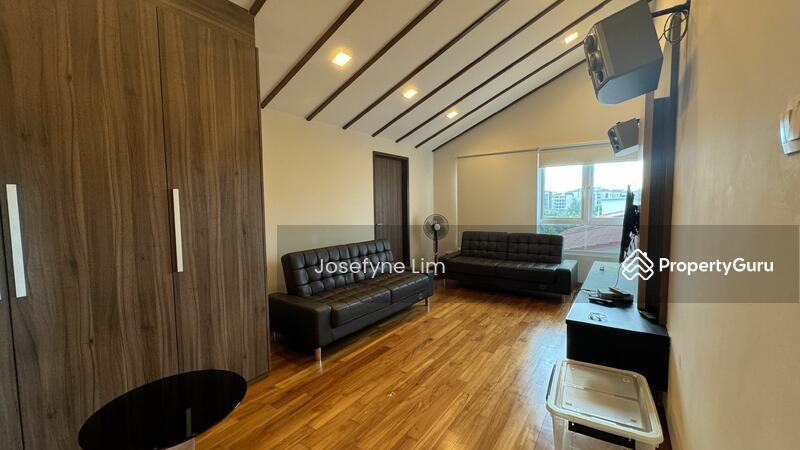 Semi-Detached for Sale: D18, 509595