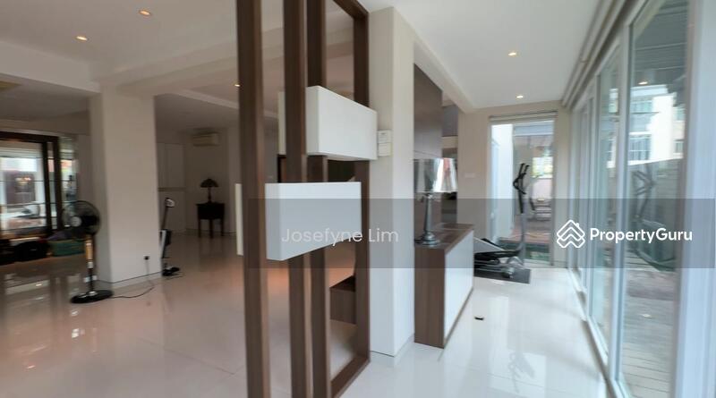Semi-Detached for Sale: D18, 509595