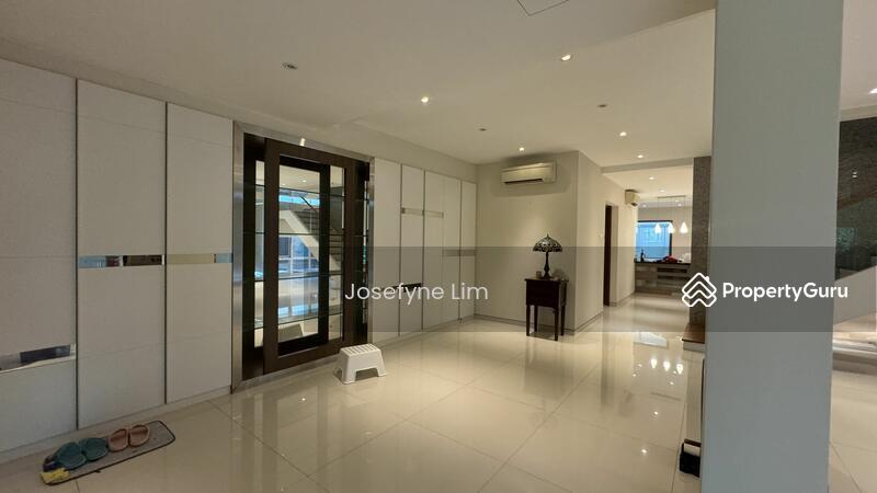 Semi-Detached for Sale: D18, 509595
