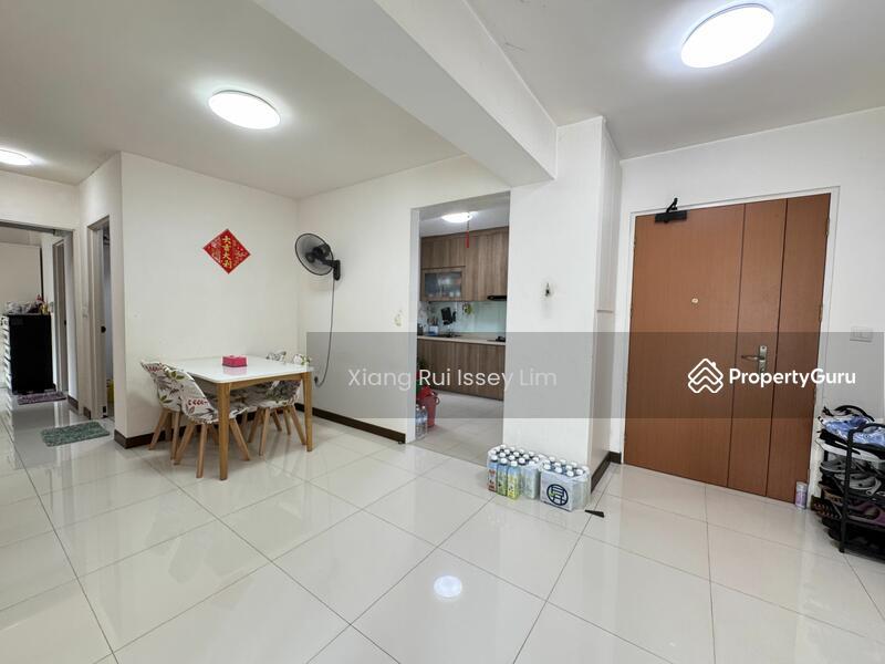 Prop-GPT: HDB Flat: D27  104D Canberra Street