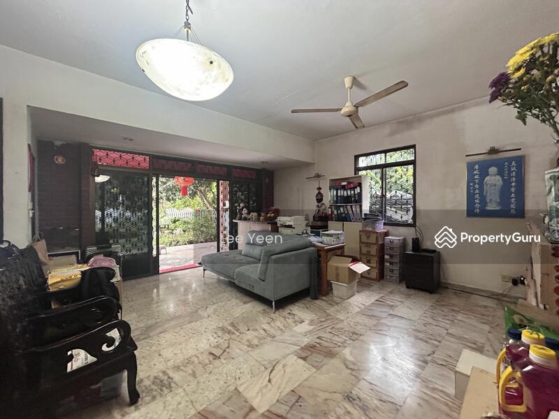 Prop-GPT: Semi-Detached: D16  Picardy Gardens