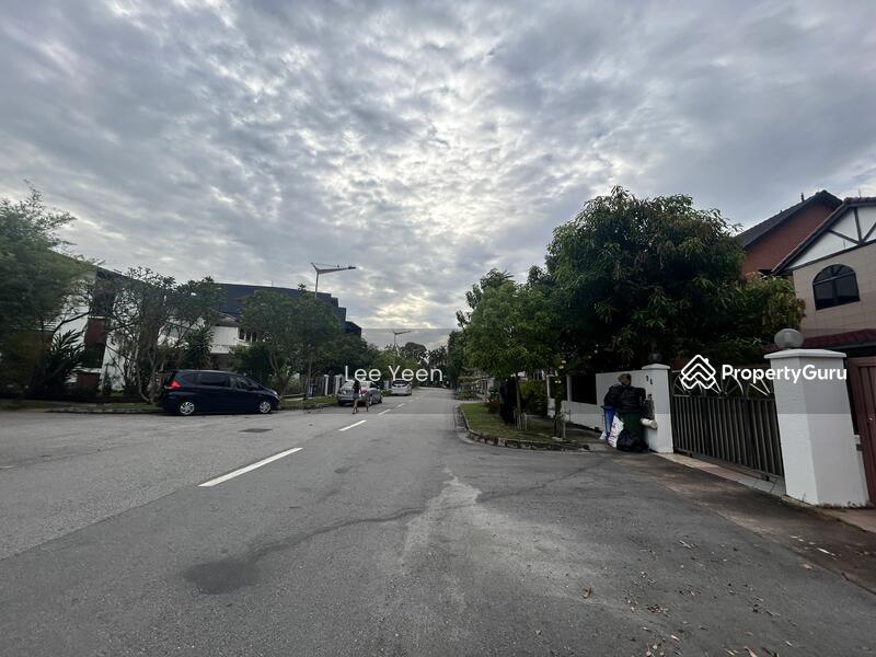 Semi-Detached for Sale: D16, 488600