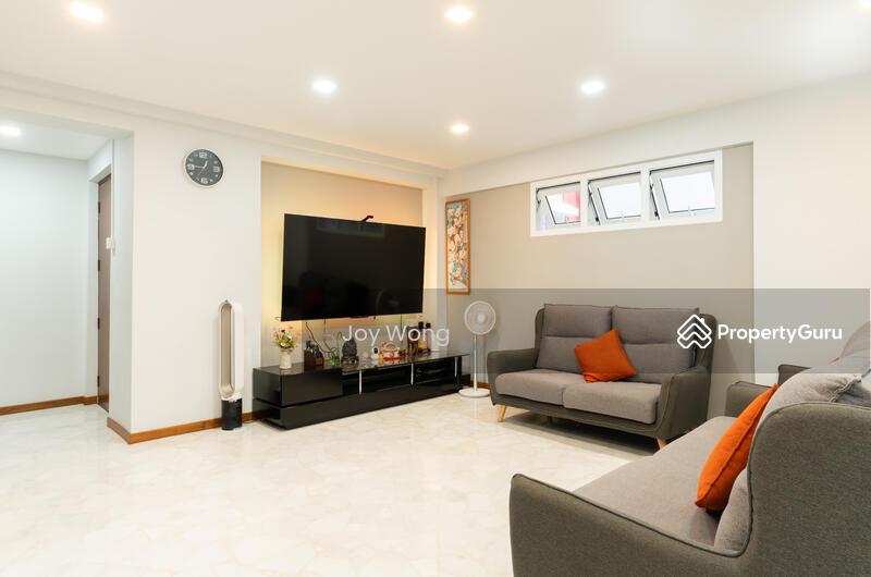 Prop-GPT: HDB Flat: D18 Pasir Ris 506 Pasir Ris Street 52