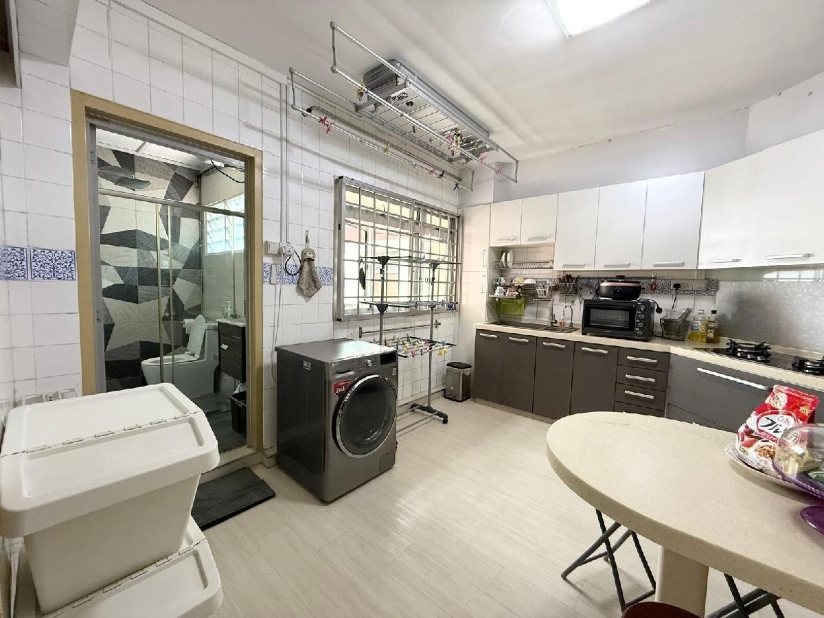 648 Jalan Tenaga HDB Apartment For Sale, $935,000, 3 Bed 2 Bath 1,302 sqft $718.00 psf