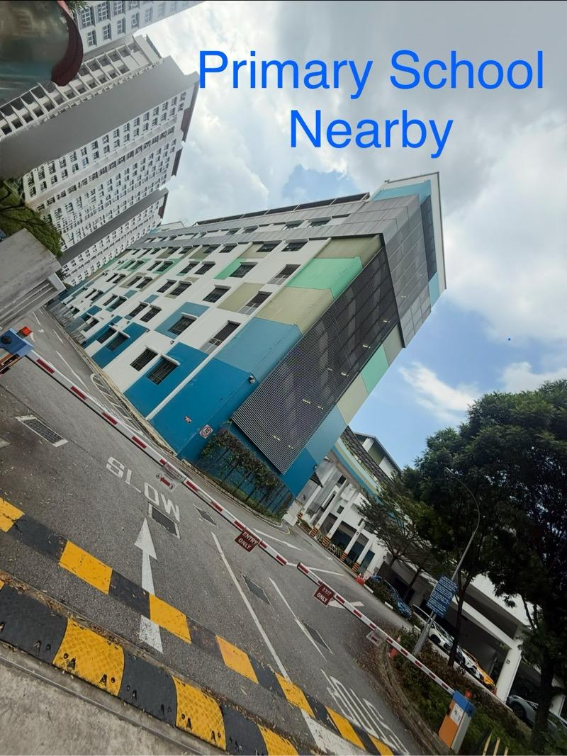 327A Sumang Walk HDB Apartment For Sale, $549,000, 2 Bed 2 Bath 731 sqft $751.00 psf