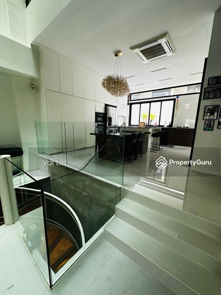 Prop-GPT: Terrace: D15   D15 Dont Miss This Full Rebuilt Huge Terrace w Basement!  Designer 3.5-Sty Terrace @Elite Park
