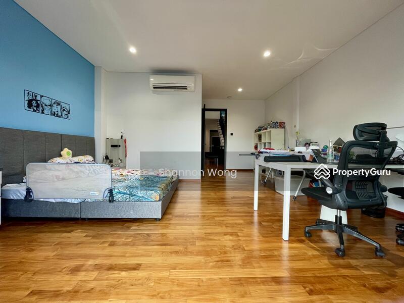 Corner Terrace for Sale: D16, 468034