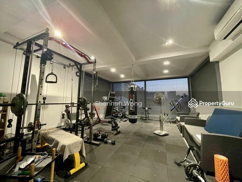 Corner Terrace for Sale: D16, 468034