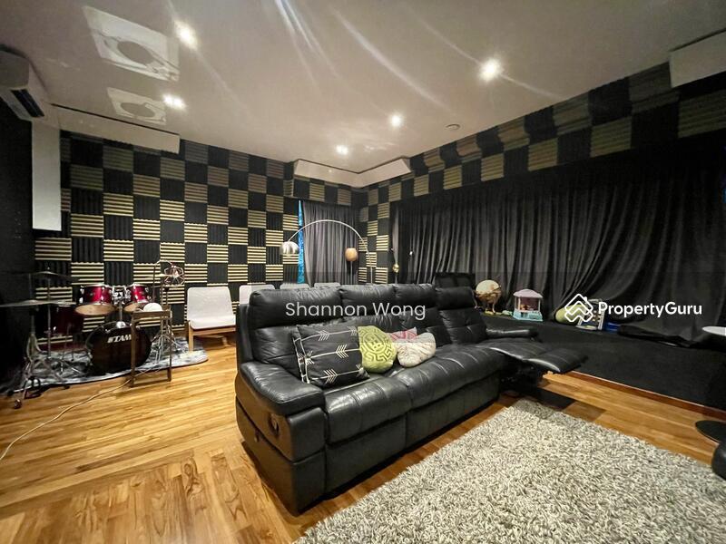 Corner Terrace for Sale: D16, 468034