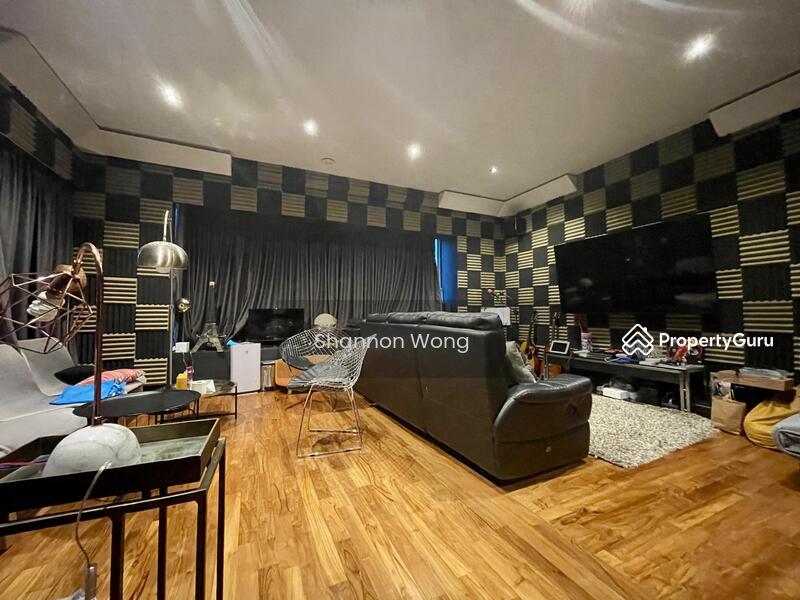 Corner Terrace for Sale: D16, 468034