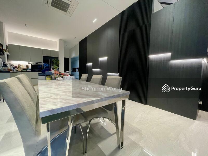 Corner Terrace for Sale: D16, 468034