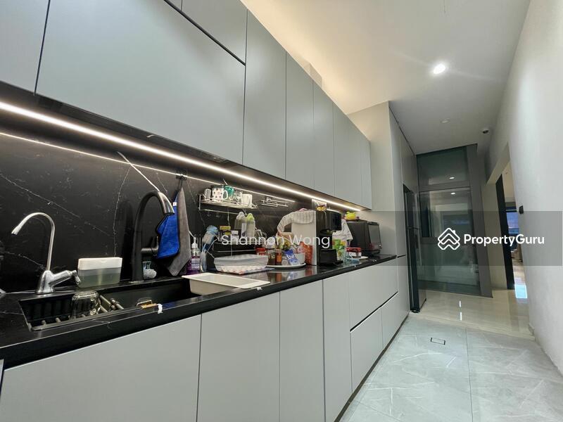 Corner Terrace for Sale: D16, 468034