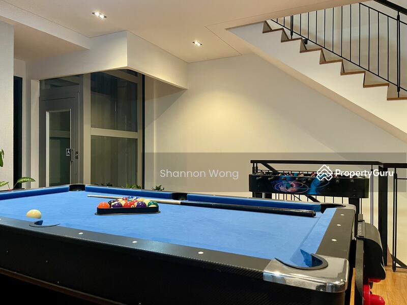 Corner Terrace for Sale: D16, 468034