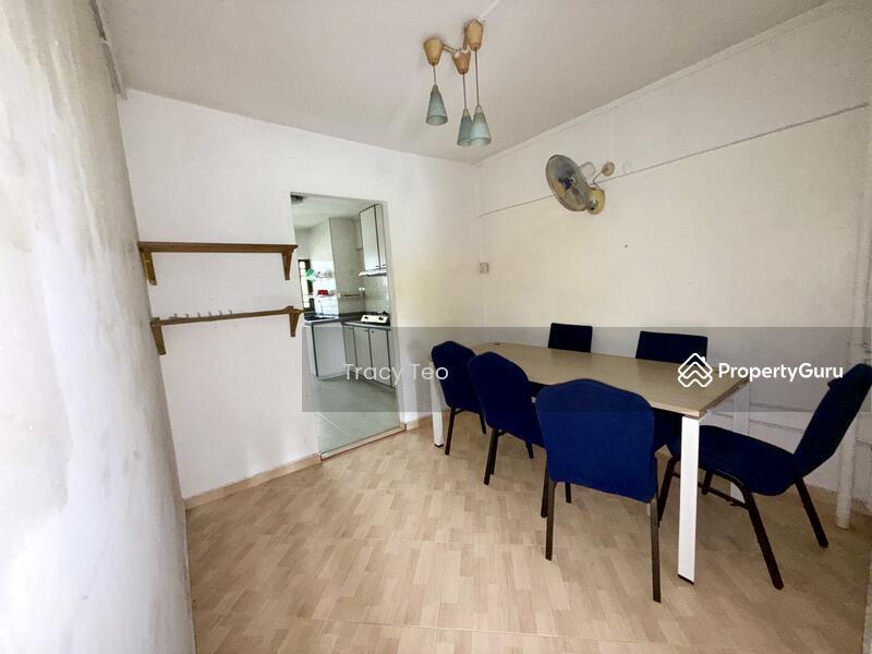 Prop-GPT: HDB Flat: D20 Ang Mo Kio 226 Ang Mo Kio Avenue 1