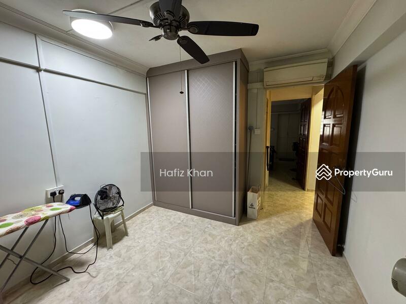 HDB Flat for Sale, 484 Jurong West Avenue 1, SGD 400,000 | 99-year lease