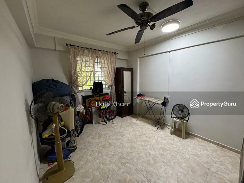 HDB Flat for Sale, 484 Jurong West Avenue 1, SGD 400,000 | 99-year lease