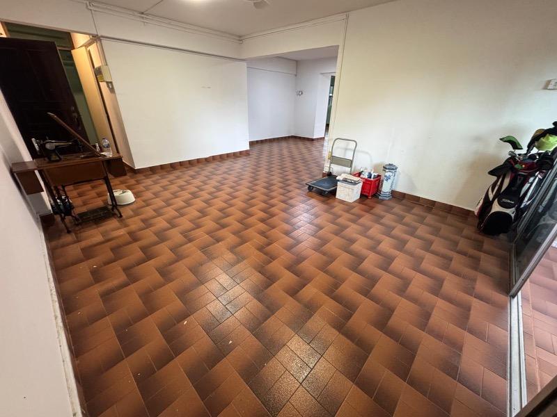 Prop-GPT: HDB Apartment: D20 Ang Mo Kio 714 Ang Mo Kio Avenue 6