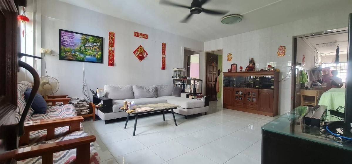 Prop-GPT: HDB Apartment: D16  523 Bedok North Street 3