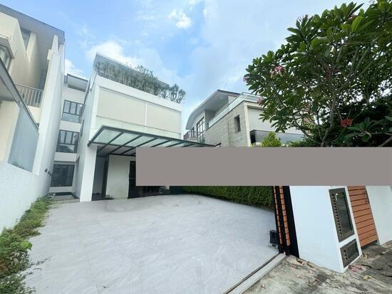 Prop-GPT: Bungalow: D20  Must Sell! Luxury Living at Thomson Ridge