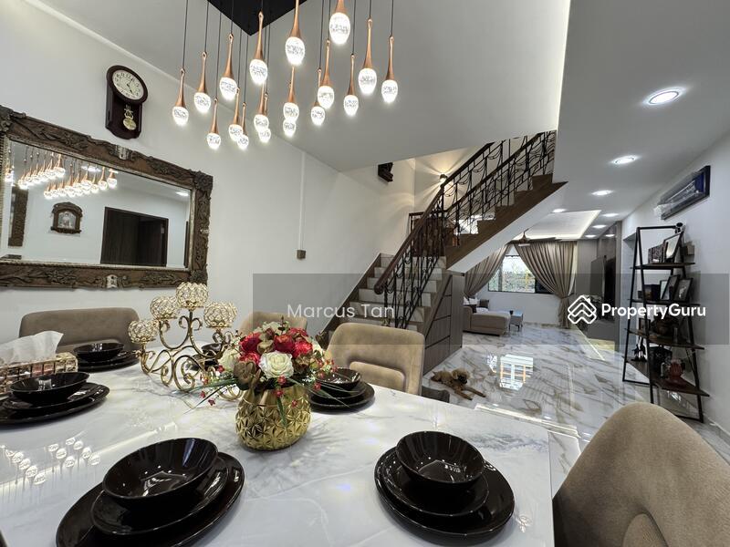 Prop-GPT: HDB Flat: D18 Pasir Ris 108 Pasir Ris Street 12