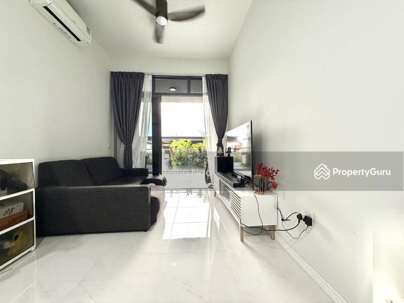 Prop-GPT: Condominium: D23 Hillview Phoenix Residences