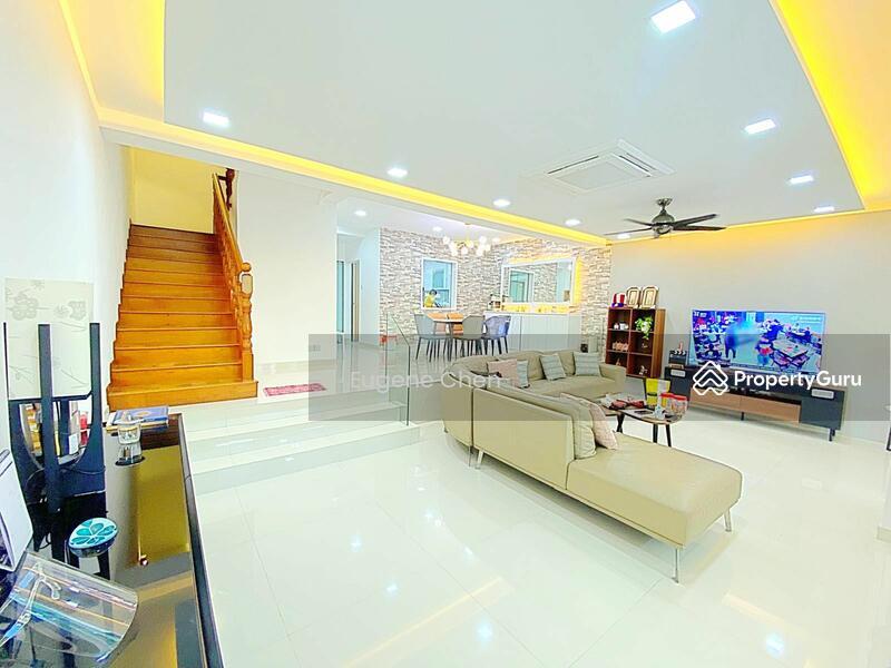 Prop-GPT: Terrace: D19  Freehold Serangoon 3-storey Landed at Ah Soo Garden