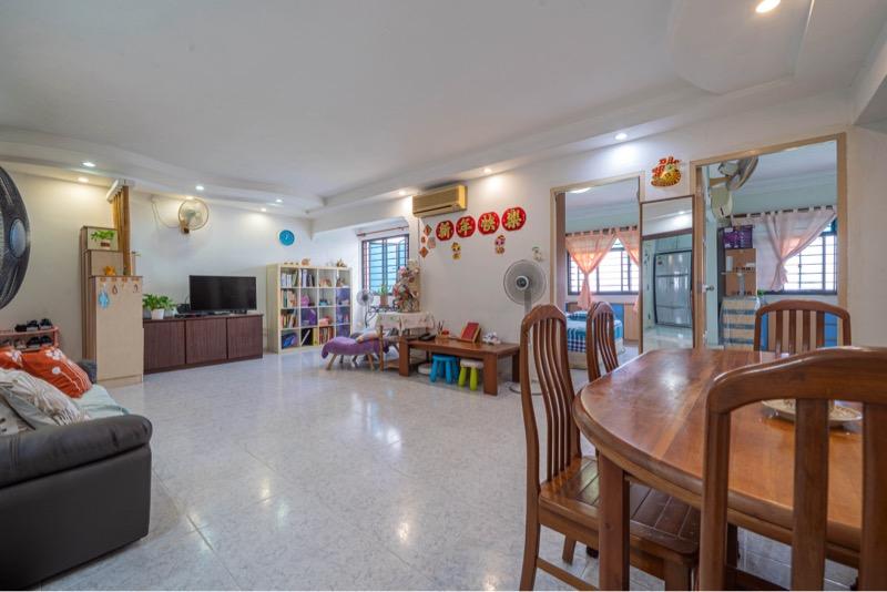 425 Canberra Road HDB Apartment For Sale, $650,000, 3 Bed 3 Bath 1,184 sqft $549.00 psf