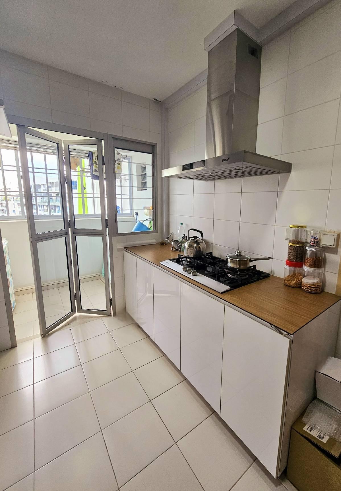 523C Tampines Central 7 HDB Apartment For Sale, $999,000, 3 Bed 2 Bath 1,216 sqft $822.00 psf