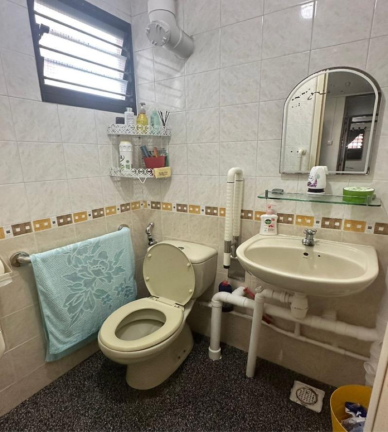 HDB Apartment for Sale, 117 Bedok North Road HDB Apartment For Sale, $450,000, 2 Bed 2 Bath 785 sqft $573.00 psf, SGD 450,000 | 99-year Leasehold