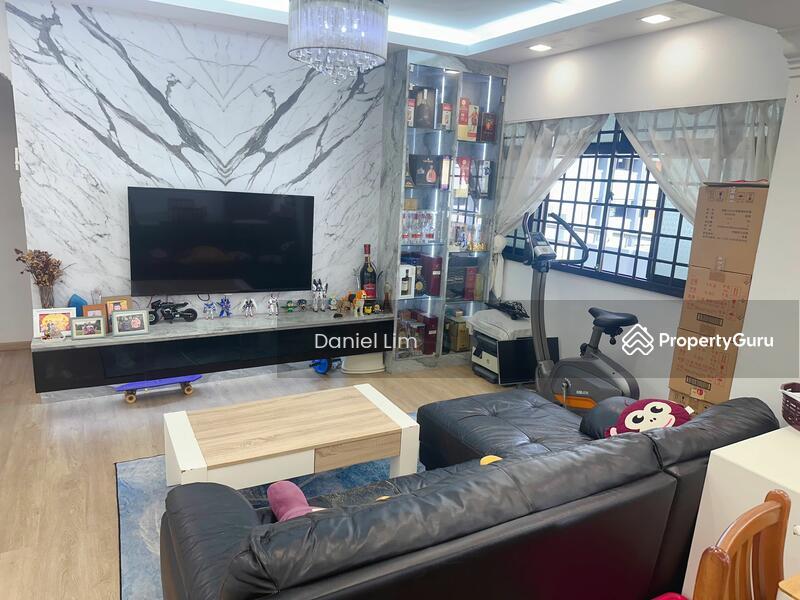 Prop-GPT: HDB Flat: D19  235 Compassvale Walk