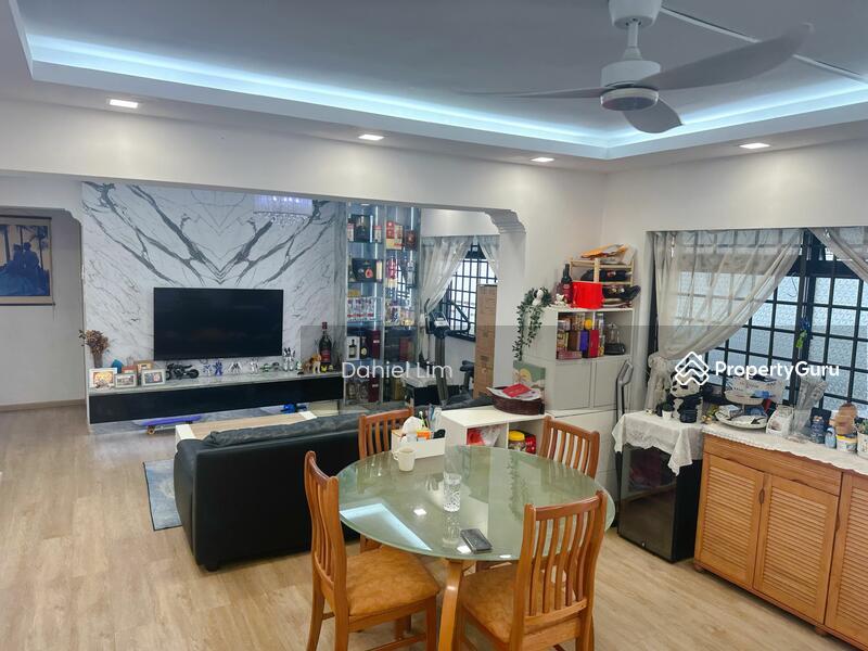 235 Compassvale Walk