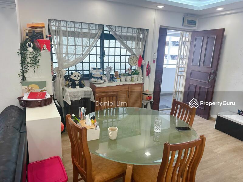 235 Compassvale Walk