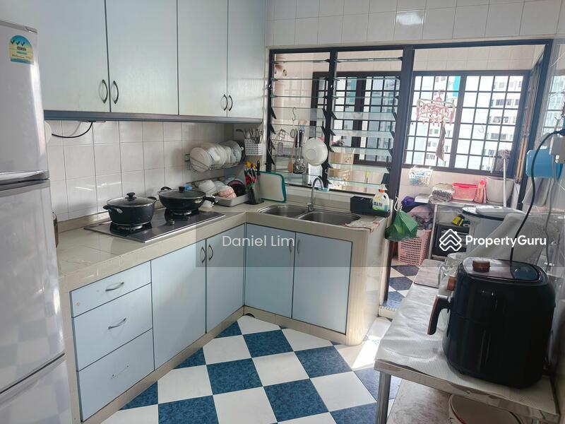 235 Compassvale Walk