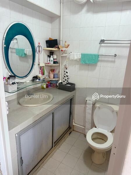 235 Compassvale Walk