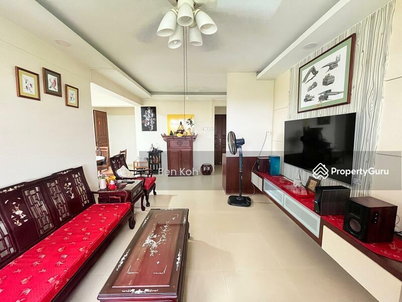 Prop-GPT: HDB Flat: D12  53 Geylang Bahru
