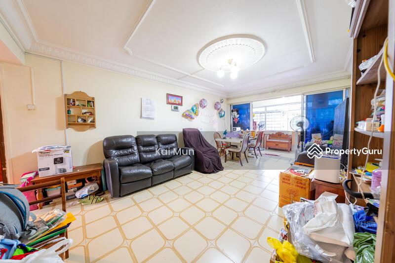 Prop-GPT: HDB Flat: D27 Yishun 161 Yishun Street 11