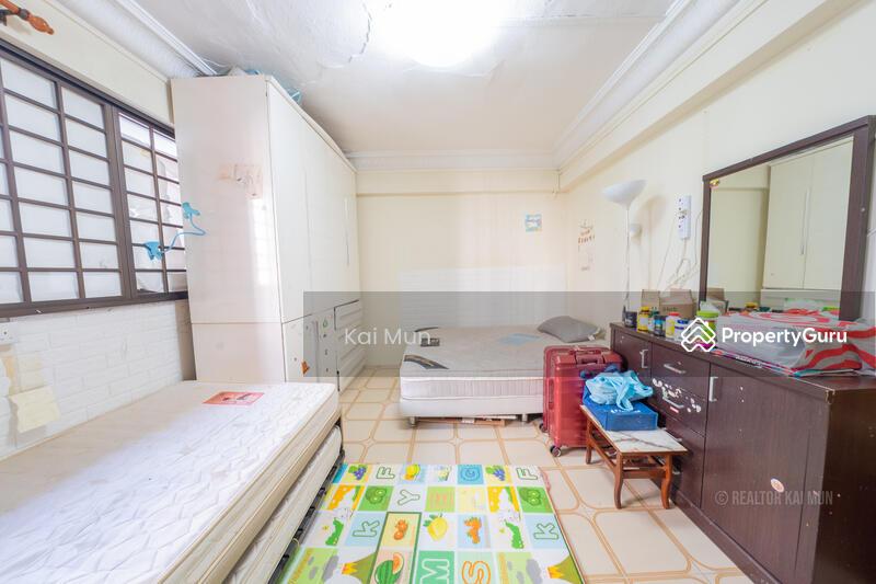 HDB Flat for Sale, 161 Yishun Street 11, SGD 660,000 | 99-year lease