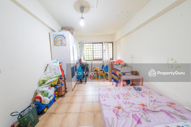 HDB Flat for Sale, 161 Yishun Street 11, SGD 660,000 | 99-year lease