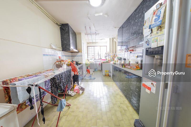 HDB Flat for Sale, 161 Yishun Street 11, SGD 660,000 | 99-year lease