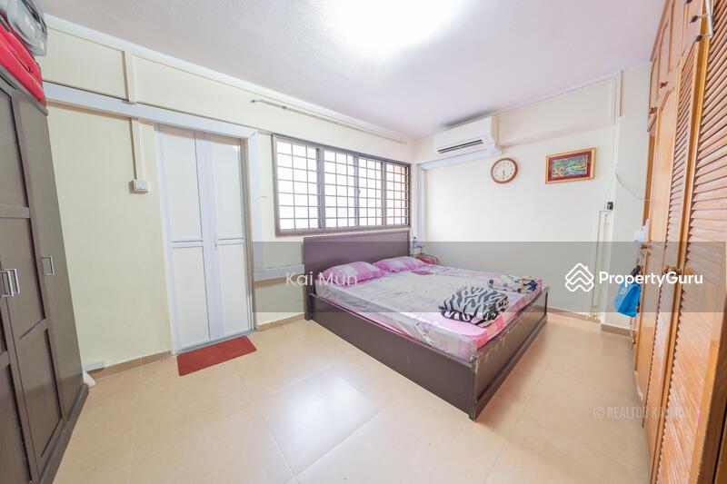 HDB Flat for Sale, 161 Yishun Street 11, SGD 660,000 | 99-year lease