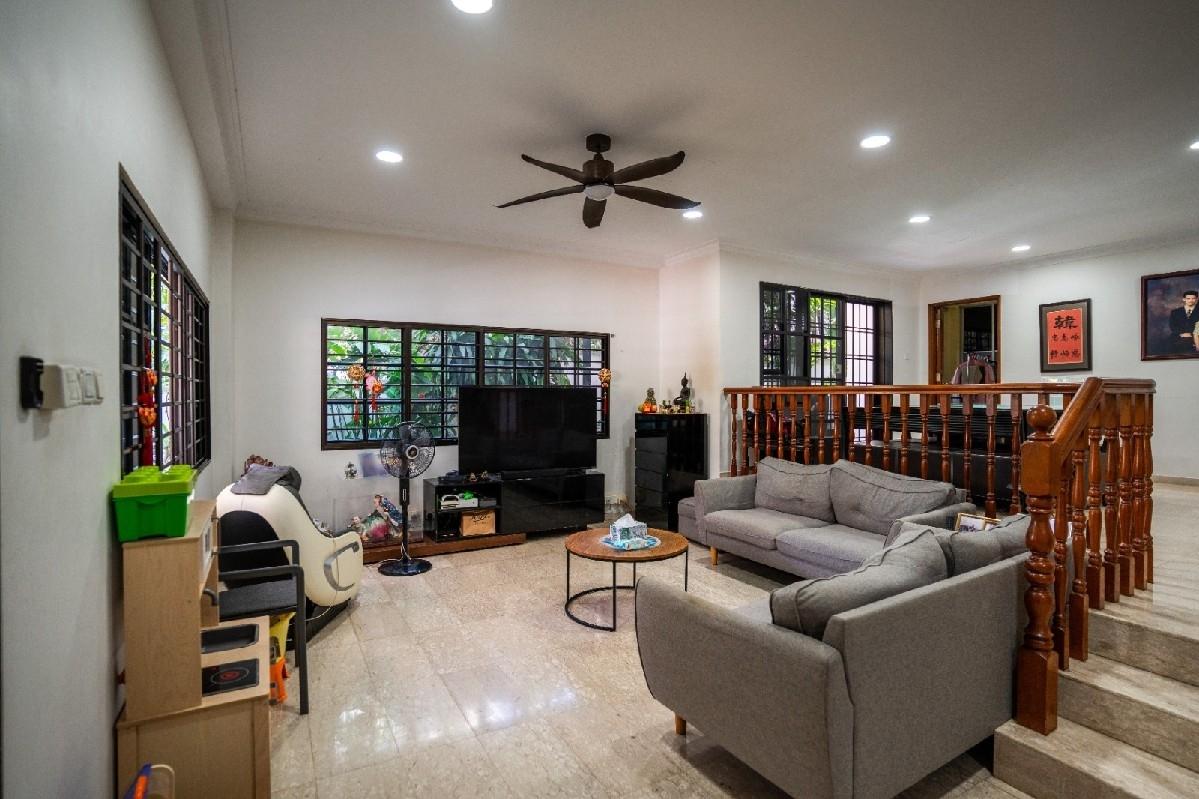 Prop-GPT: Semi-Detached: D14  Lengkong Empat
